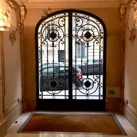 Stella Yardena Apartment Paris