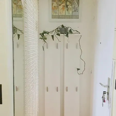 Stella Yardena Apartment Paris