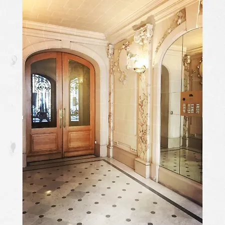 Stella Yardena Apartment Paris